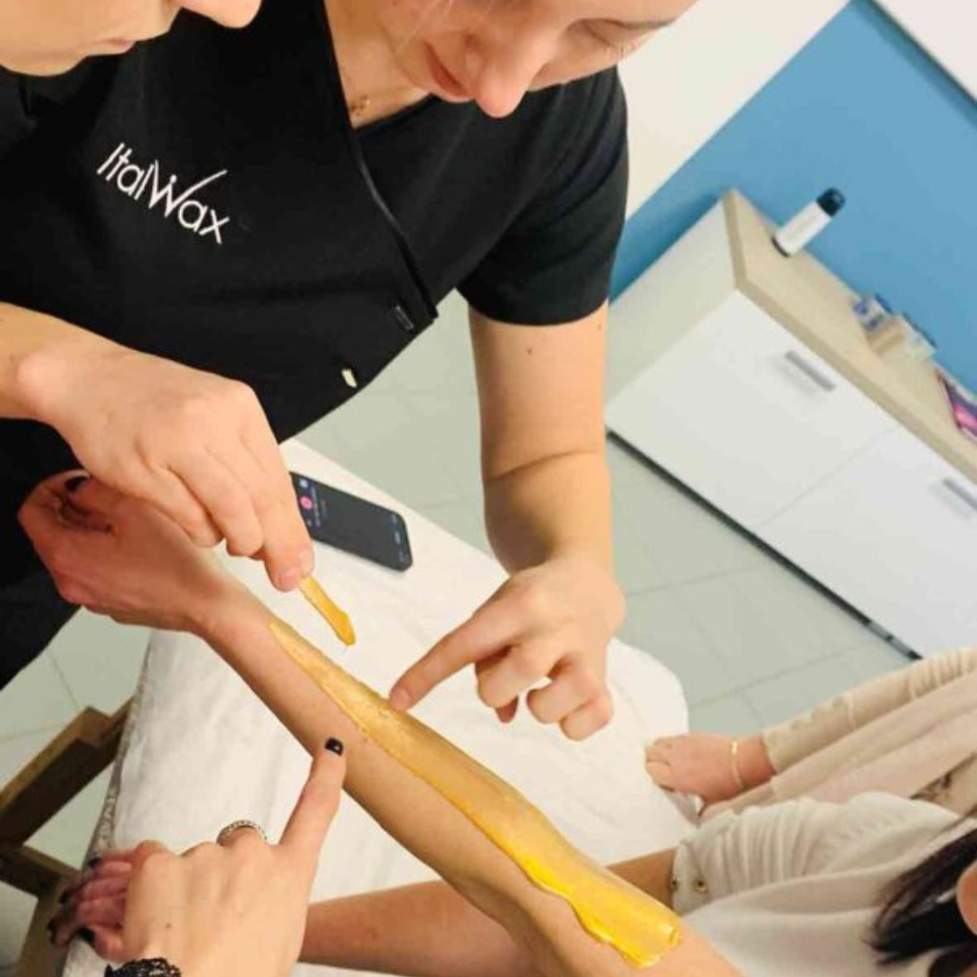 Curso de Depilación: Domina la técnica elástica y roll-on ¡OFERTA CYBER! - Florecer Cosmética
